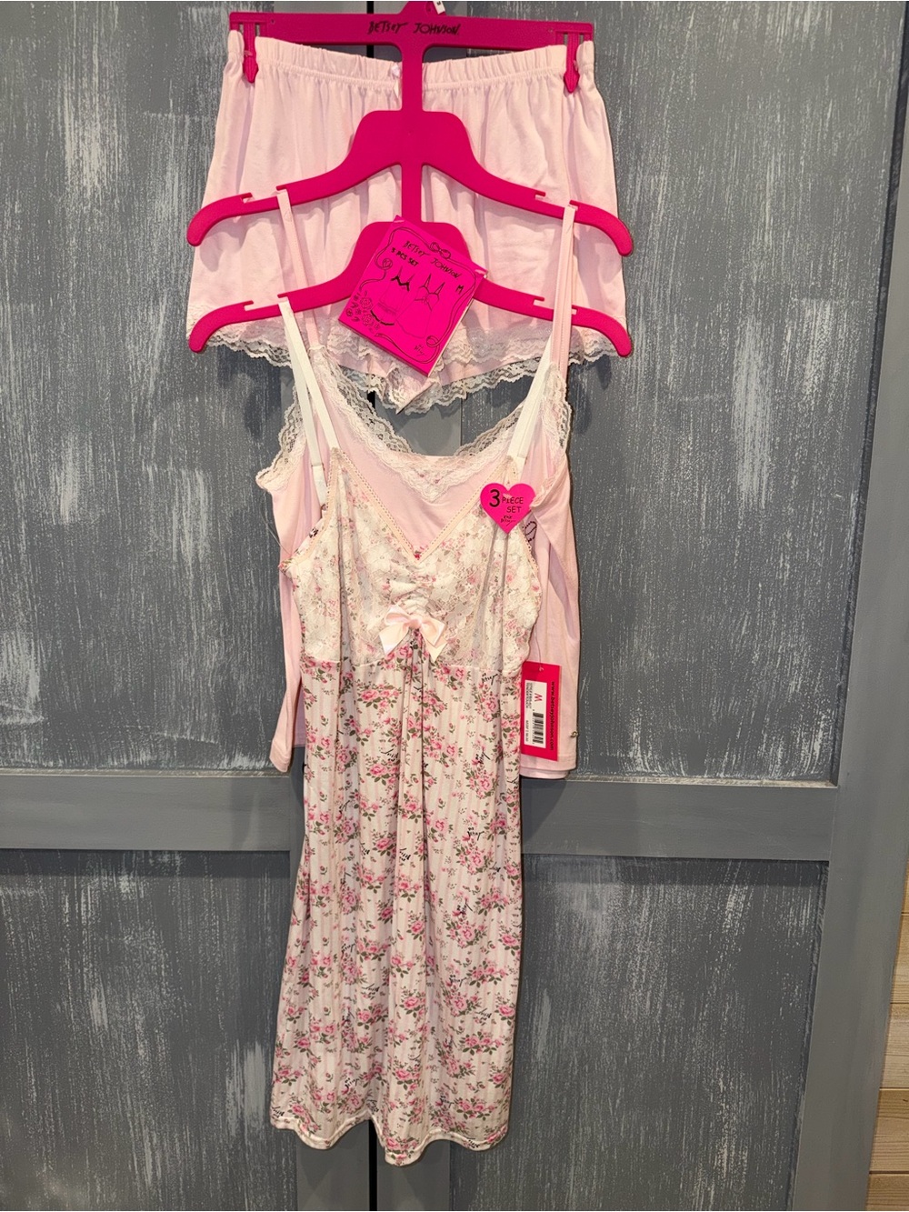 Betsey Johnson Pink Floral Lace 3-Piece Sleepwear Set M NWT